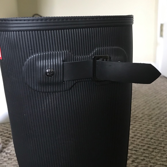 Hunter Winter/Rain boots (Socks NOT INCLUDED) - Picture 2 of 3